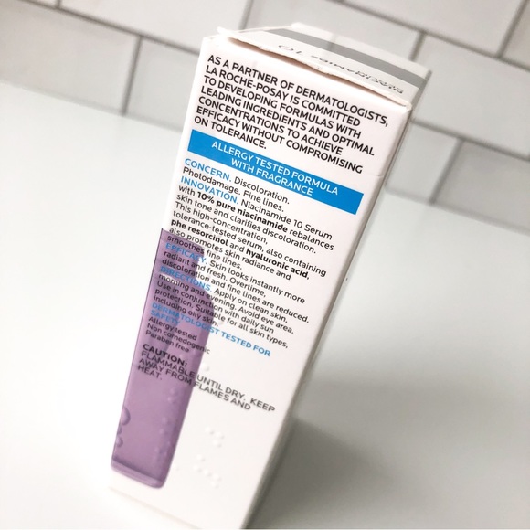 La Roche Posay 💜 Niacinamide 10 Serum - Clarifying + Rebalancing - Picture 2 of 3